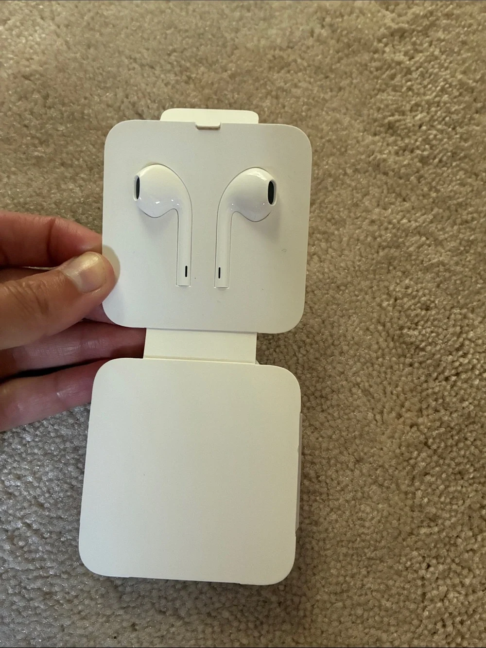 Apple White Lightning Cable with White EarPods and USB Charging Cable